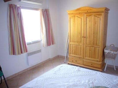 Les Cigales Bed & Breakfast Saint-Andiol Room photo