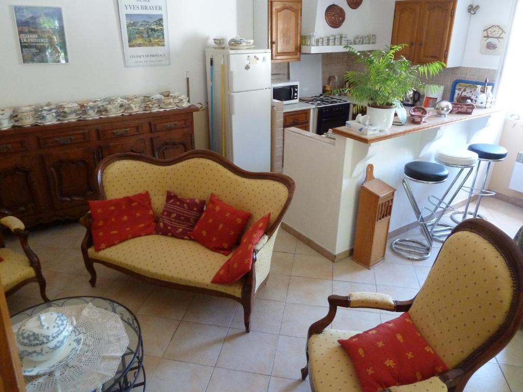 Les Cigales Bed & Breakfast Saint-Andiol Exterior photo