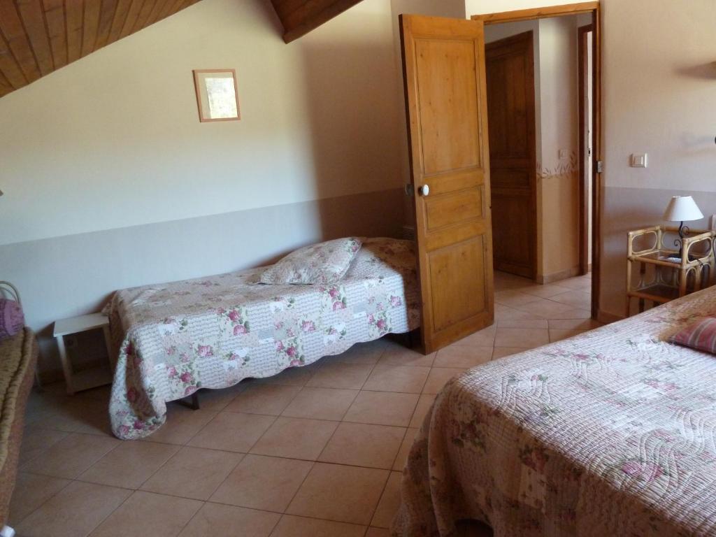 Les Cigales Bed & Breakfast Saint-Andiol Exterior photo